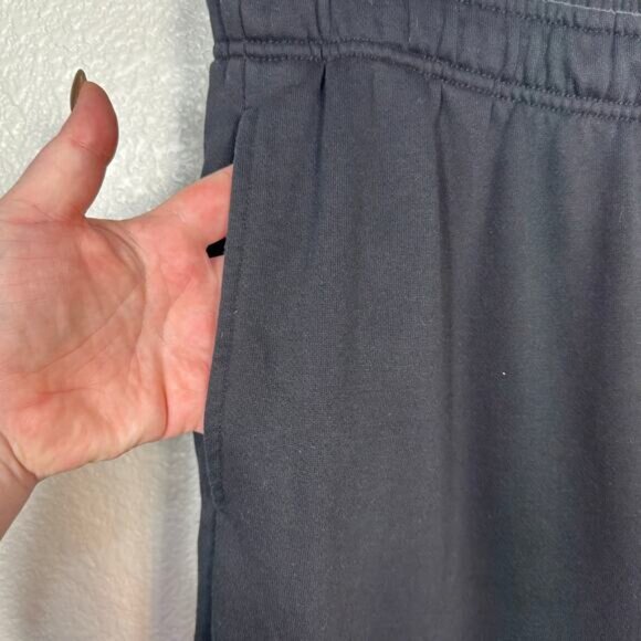 ALO Yoga Unisex Cozy Loungewear Accolade Straight Leg Sweatpant Black Large - Picture 4 of 12